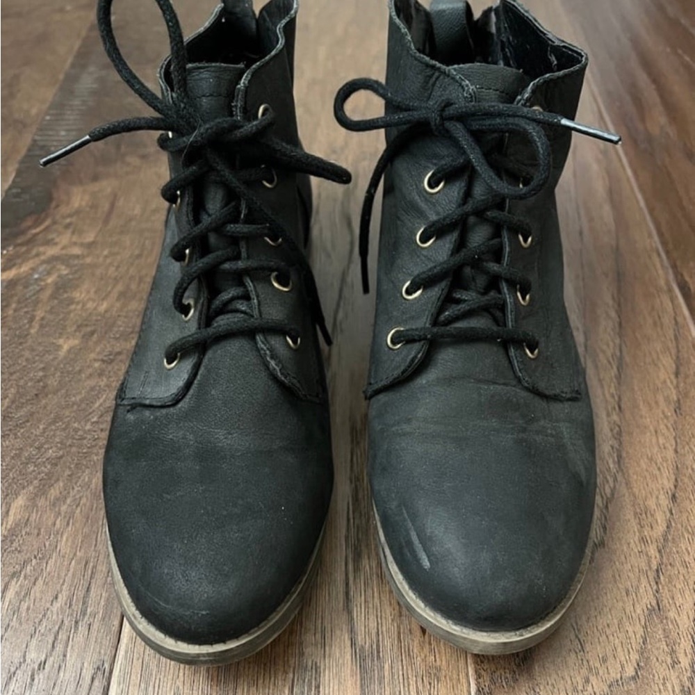 Steve Madden Combat Boots Women’s Size 9.5